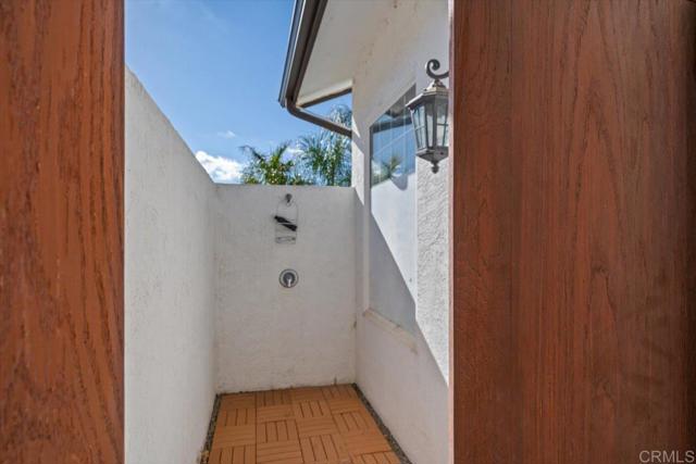 Image 47 of 74 For 3029 Victoria Drive