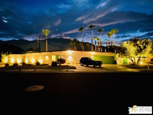 695 N Monterey Road, Palm Springs CA: https://media.crmls.org/mediaz/823fa9ea-b7df-4475-b48f-3f9d6f76636b.jpg