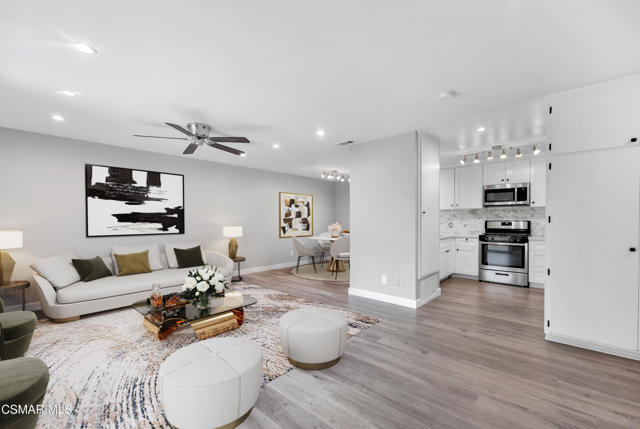 2718 Wendy Place, Port Hueneme CA: https://media.crmls.org/mediaz/823fad5b-2dfe-4c57-802f-36faa9f73a73.jpg
