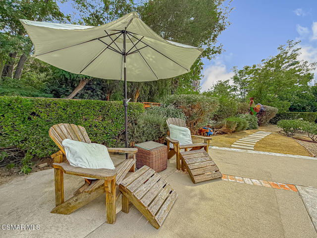 1888 El Monte Drive, Thousand Oaks CA: https://media.crmls.org/mediaz/82405859-49b6-4961-968b-df27e697cfac.jpg
