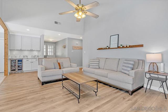 13533 Mora Cir, Poway CA: https://media.crmls.org/mediaz/82414758-9e4a-4101-9417-362e76e1453d.jpg