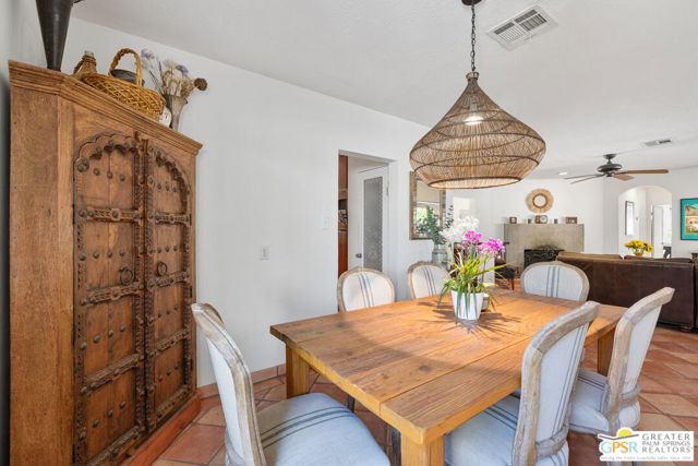 2336 N Girasol Avenue, Palm Springs CA: https://media.crmls.org/mediaz/8241d8ee-d553-4687-ad1f-ed79bd6e1c8e.jpg