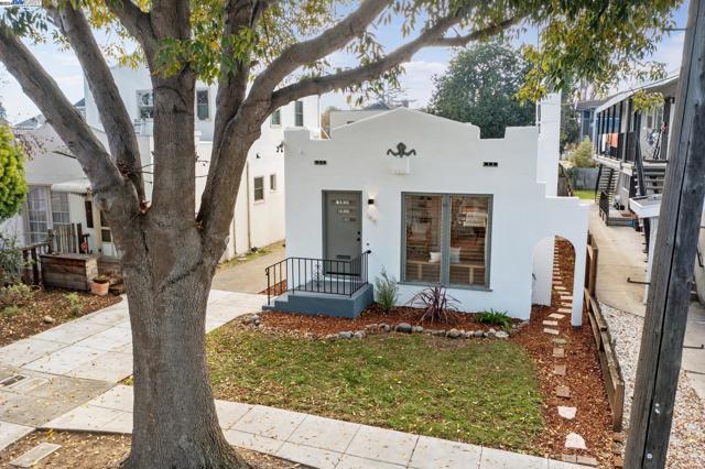 2064 Encinal Ave, Alameda, California 94501, 2 Bedrooms Bedrooms, ,1 BathroomBathrooms,Single Family Residence,For Sale,Encinal Ave,41080270