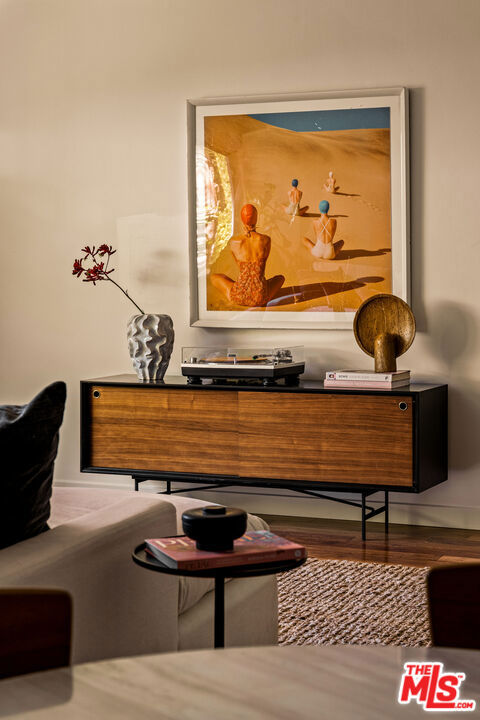 2604 N Beachwood Drive, Los Angeles CA: https://media.crmls.org/mediaz/82429d72-42b2-4c8e-bab5-f6b09114d934.jpg