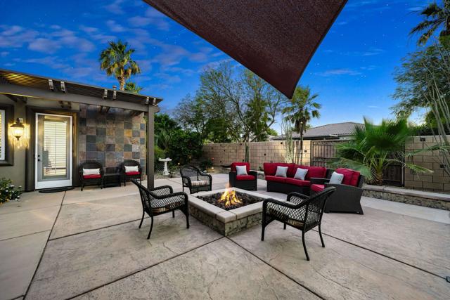 52395 Whispering Way, La Quinta CA: https://media.crmls.org/mediaz/82438a69-3226-440b-bd40-7e1b5ac8f2f4.jpg