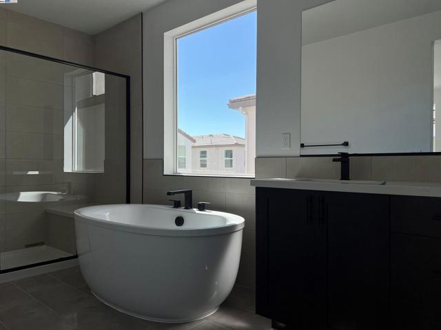 319 Flagship Drive, Napa CA: https://media.crmls.org/mediaz/8243c9a4-0831-4fd5-8d09-32039b64bbe8.jpg