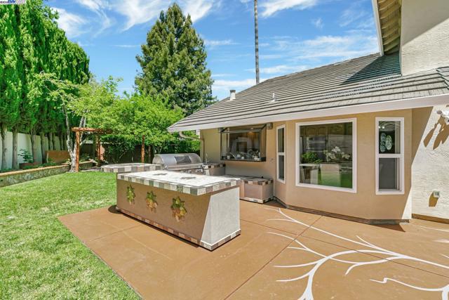 38957 Altura Street, Fremont CA: https://media.crmls.org/mediaz/82442634-6b68-49cd-9aeb-014d4974cfcf.jpg