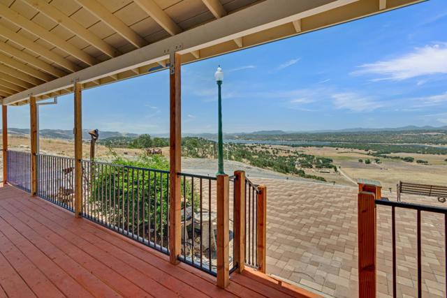 70500 Bradley Lockwood Road, Lockwood CA: https://media.crmls.org/mediaz/8244cc95-0e57-4592-8365-e05911d1daac.jpg