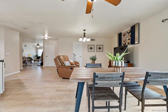 13340 Miguel Garden Way, Poway CA: https://media.crmls.org/mediaz/82454297-4a16-447d-b51b-5becc43c5c0b.jpg