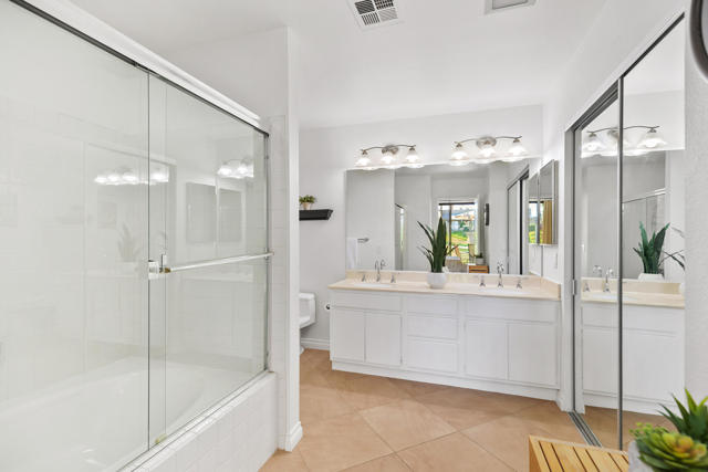 76495 Daffodil Drive, Palm Desert CA: https://media.crmls.org/mediaz/824563dd-aa4a-4abe-a702-0addda67a17d.jpg