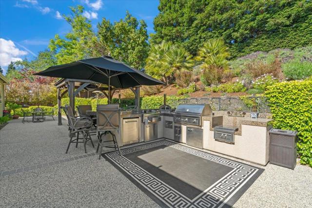 2380 Sunflower Circle, Gilroy CA: https://media.crmls.org/mediaz/8246459d-992e-4827-91f5-55607b18dec4.jpg