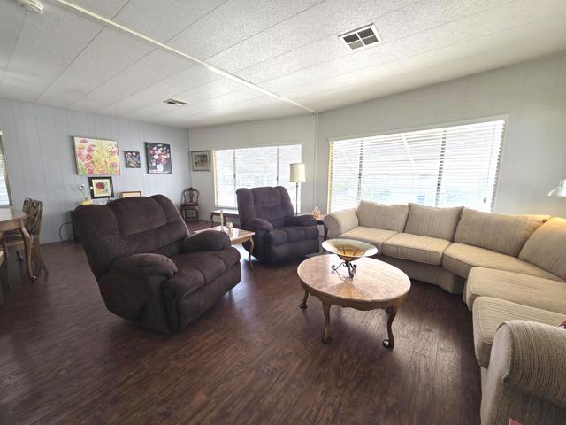 307 Little Deer, Cathedral City CA: https://media.crmls.org/mediaz/82464c20-ca5f-4299-bea9-fd99d623946d.jpg