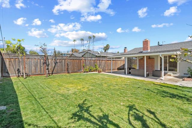 5571 Sunny Oaks Drive, San Jose CA: https://media.crmls.org/mediaz/82468eab-26ad-49d4-bd71-df237e669bfa.jpg