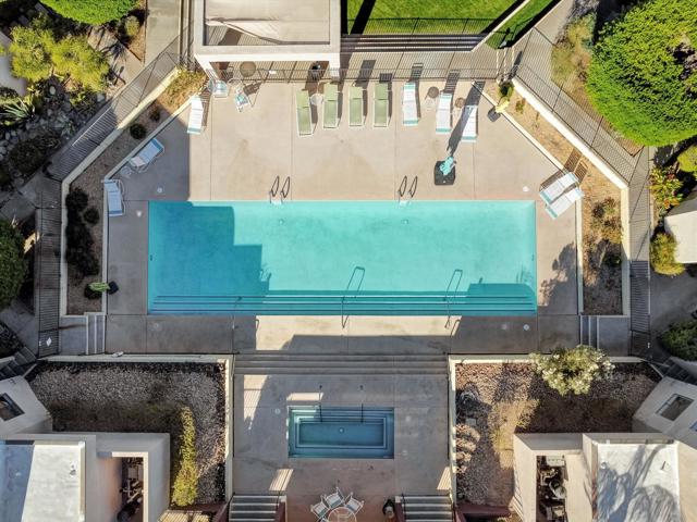 426 Village W Square, Palm Springs CA: https://media.crmls.org/mediaz/8246e651-649b-4d99-880a-f9e5c0b8d278.jpg