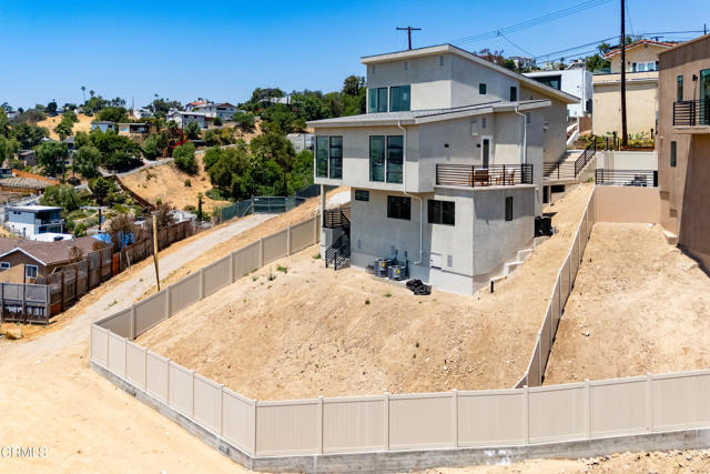3870 W Point Drive, Los Angeles CA: https://media.crmls.org/mediaz/82478b2d-e088-4ffb-9d1a-dcafc8137075.jpg