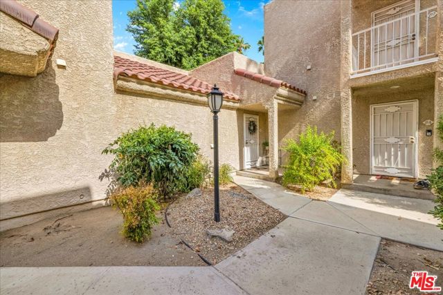 2700 Lawrence Crossley Road #83, Palm Springs, CA 92264