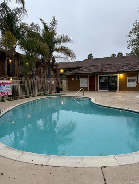 2041 E Grand Avenue, Escondido CA: https://media.crmls.org/mediaz/82491d6d-54f6-42f8-933e-d9b3acacc323.jpg
