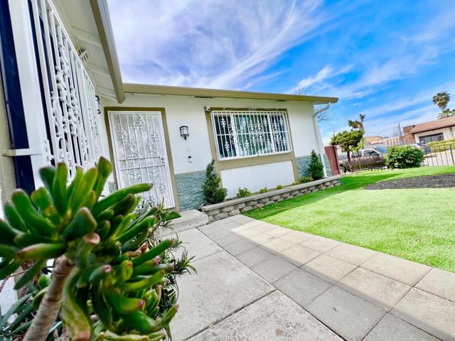 1151 Leeward Drive, San Jose CA: https://media.crmls.org/mediaz/82495194-bbb0-4f60-a718-b3b82ba25331.jpg