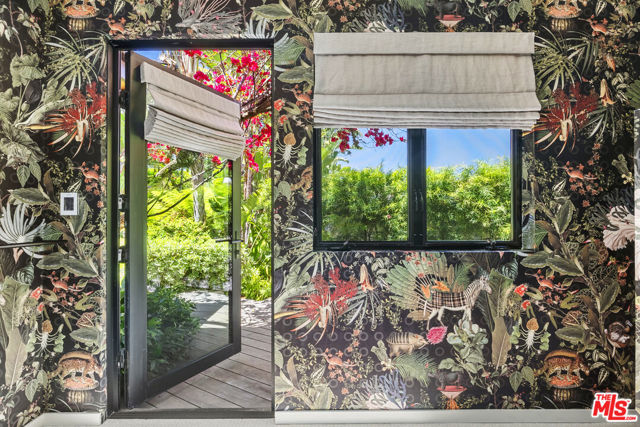 8547 Appian Way, Los Angeles CA: https://media.crmls.org/mediaz/82497781-7c8d-4948-a851-aecbbb8b207b.jpg