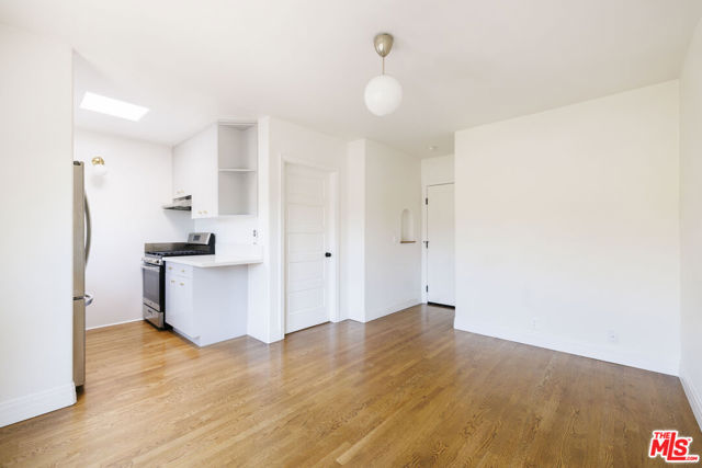 2191 El Sereno Avenue, Altadena CA: https://media.crmls.org/mediaz/8249b92f-877a-4fa1-8114-76f0f424b1c3.jpg