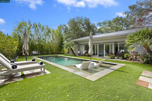 1121 Estates Dr, Lafayette CA: https://media.crmls.org/mediaz/824a9fa4-e339-4a8b-aec0-e07ba0e7da02.jpg