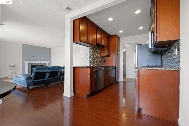 22012 Sevilla Rd, Hayward CA: https://media.crmls.org/mediaz/824aae94-4246-4108-820a-b119436f1b70.jpg