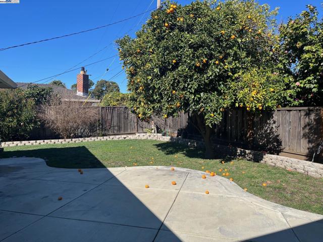 38270 Farwell Dr, Fremont CA: https://media.crmls.org/mediaz/824b1ea7-a5bd-4e03-99d4-597f5581c4ba.jpg