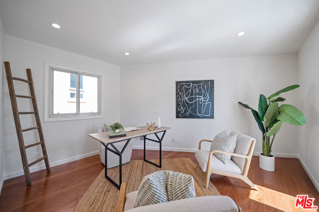 7145 Trask Avenue, Playa del Rey CA: https://media.crmls.org/mediaz/824bc95e-b535-4bae-82d6-6dbe5f5ecacd.jpg