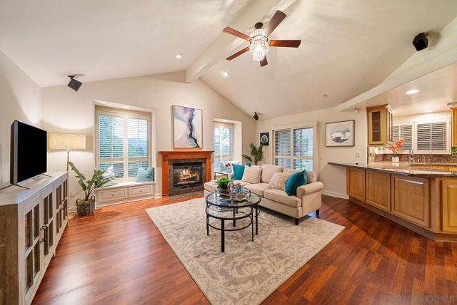 7102 Via Mariposa Norte, Bonsall CA: https://media.crmls.org/mediaz/824c2660-793b-4863-a31f-b8eb1193f66b.jpg