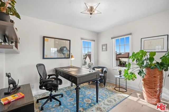 2584 Bungalow Place, Corona del Mar CA: https://media.crmls.org/mediaz/824c2de7-44c8-4c02-81a0-c782605917c0.jpg