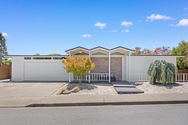 2989 Dolores Way, Burlingame CA: https://media.crmls.org/mediaz/824c4bc1-a4de-4598-ad4b-a9097deae882.jpg