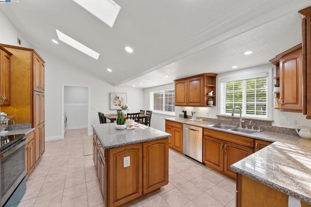 Image 9 of 29 For 4758 Mayfield Dr