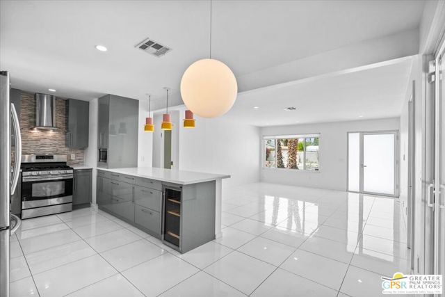 3121 E Ventura Road, Palm Springs CA: https://media.crmls.org/mediaz/824c929c-c67d-420c-a5b0-824baeab2aca.jpg