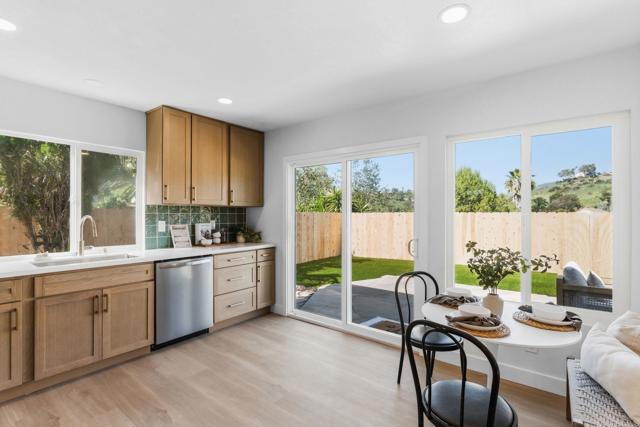 Detail Gallery Image 11 of 30 For 9604 Paseo Montril, San Diego,  CA 92129 - 3 Beds | 2 Baths