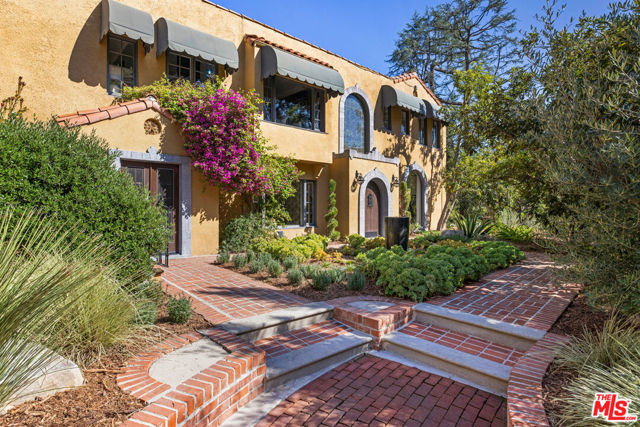 540 Mount Washington Drive, Los Angeles CA: https://media.crmls.org/mediaz/824d0336-951f-4ad2-b57a-75d878dbb454.jpg