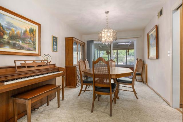 Detail Gallery Image 8 of 42 For 7413 Rowena St, San Diego,  CA 92119 - 5 Beds | 3 Baths