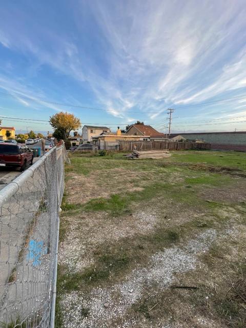 1100 Norton Street, San Mateo CA: https://media.crmls.org/mediaz/824e2605-5643-4461-9274-a45b9f9b3d0c.jpg