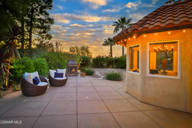 2328 Otono Circle, Thousand Oaks CA: https://media.crmls.org/mediaz/824e3507-bd86-486b-bde4-68ac810ca222.jpg