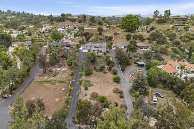 11984 Paseo Fuerte, El Cajon CA: https://media.crmls.org/mediaz/824e5cb7-2d6d-46c2-be8f-24c1a47b1781.jpg