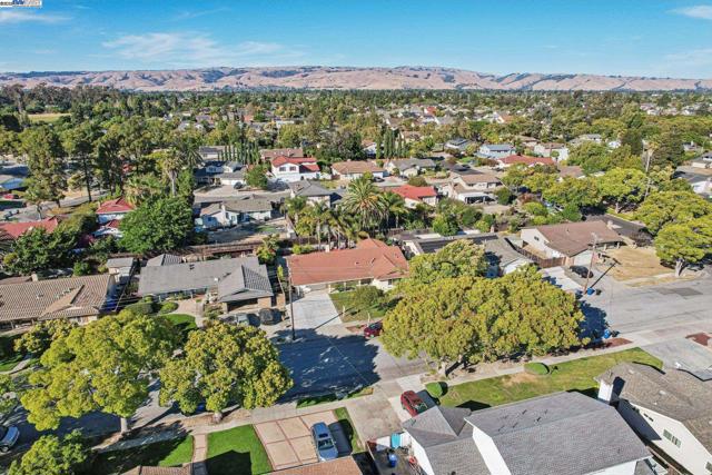 35120 Cardiff Street, Newark CA: https://media.crmls.org/mediaz/824e5f69-1e74-40bb-aab6-7c4ceda331fd.jpg