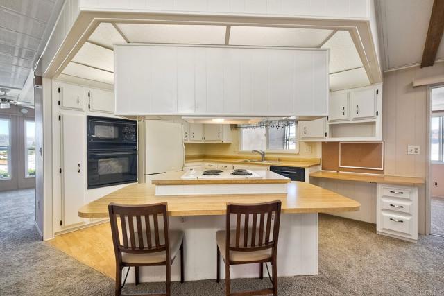 1175 La Moree Rd, San Marcos CA: https://media.crmls.org/mediaz/824e8b93-a10b-4e5a-85c4-2cd795125cfd.jpg