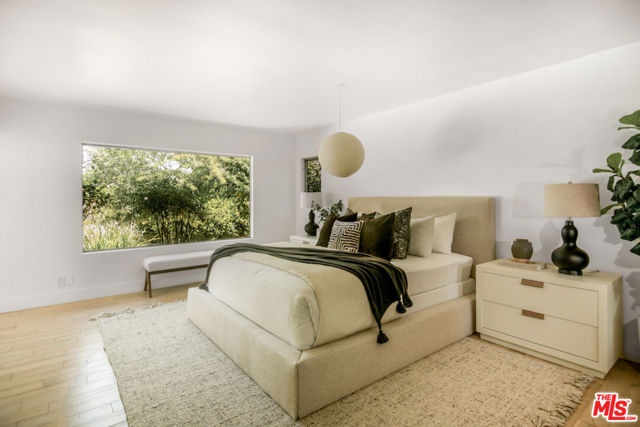2700 Carmar Drive, Los Angeles CA: https://media.crmls.org/mediaz/824f2930-73d6-4f16-b8fb-db90f62995f0.jpg