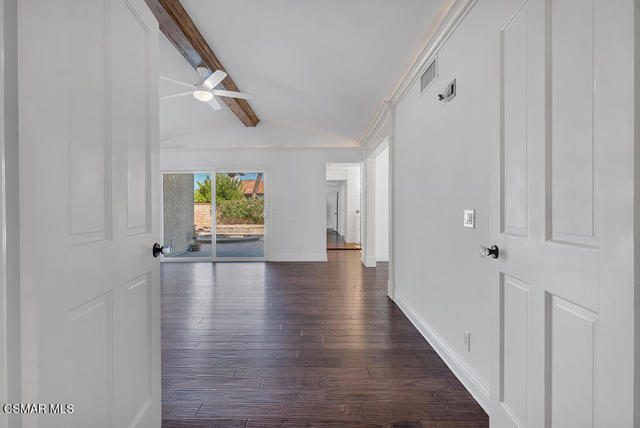 6344 Kerryhill Court, Agoura Hills CA: https://media.crmls.org/mediaz/8250890f-12fd-41d6-afea-d7e6ef406e51.jpg