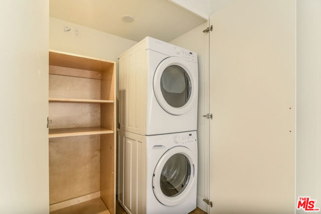 610 N Orlando Avenue, West Hollywood CA: https://media.crmls.org/mediaz/8250b1dd-60d4-4562-a709-b749673a685a.jpg