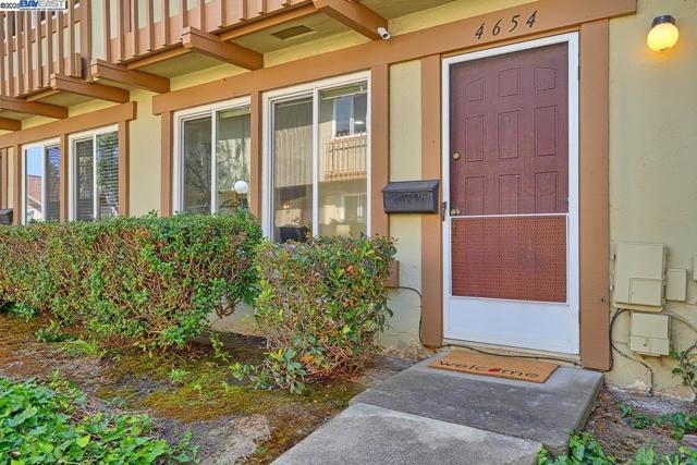 4654 Balboa Way, Fremont CA: https://media.crmls.org/mediaz/8250e643-af1c-4ada-8ba3-4f3f90484f11.jpg