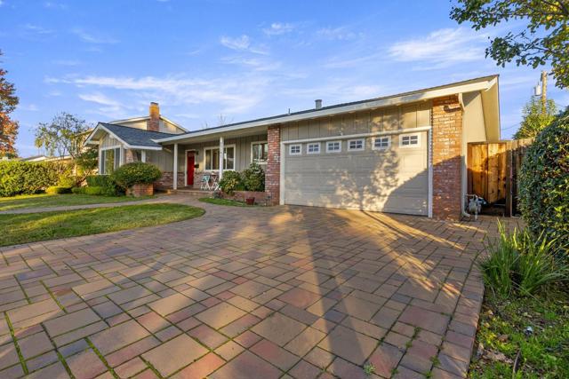 2741 Doverton Square, Mountain View CA: https://media.crmls.org/mediaz/8251292b-50f2-475c-8a4a-7971a1274c0d.jpg