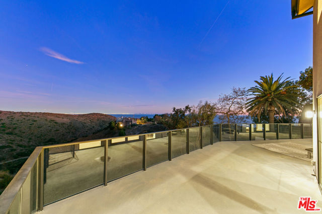 4756 Latigo Canyon Road, Malibu CA: https://media.crmls.org/mediaz/82514414-18e9-4788-84df-690e3a903c7b.jpg