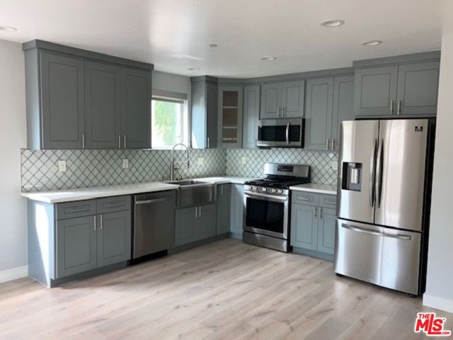11318 1/2 W Miranda Street, North Hollywood CA: https://media.crmls.org/mediaz/82514fcf-c832-483d-80d7-043129ba35dc.jpg