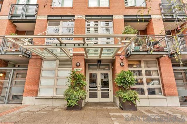 877 Island Ave, San Diego CA: https://media.crmls.org/mediaz/82518601-4f27-4dfc-90c2-7482da3a111e.jpg