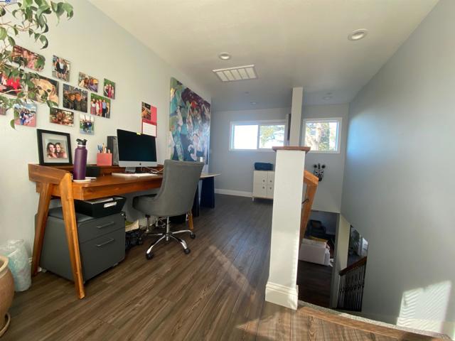 588 E Angela St, Pleasanton CA: https://media.crmls.org/mediaz/8252a885-6d70-45ad-a93d-bb348031b61f.jpg